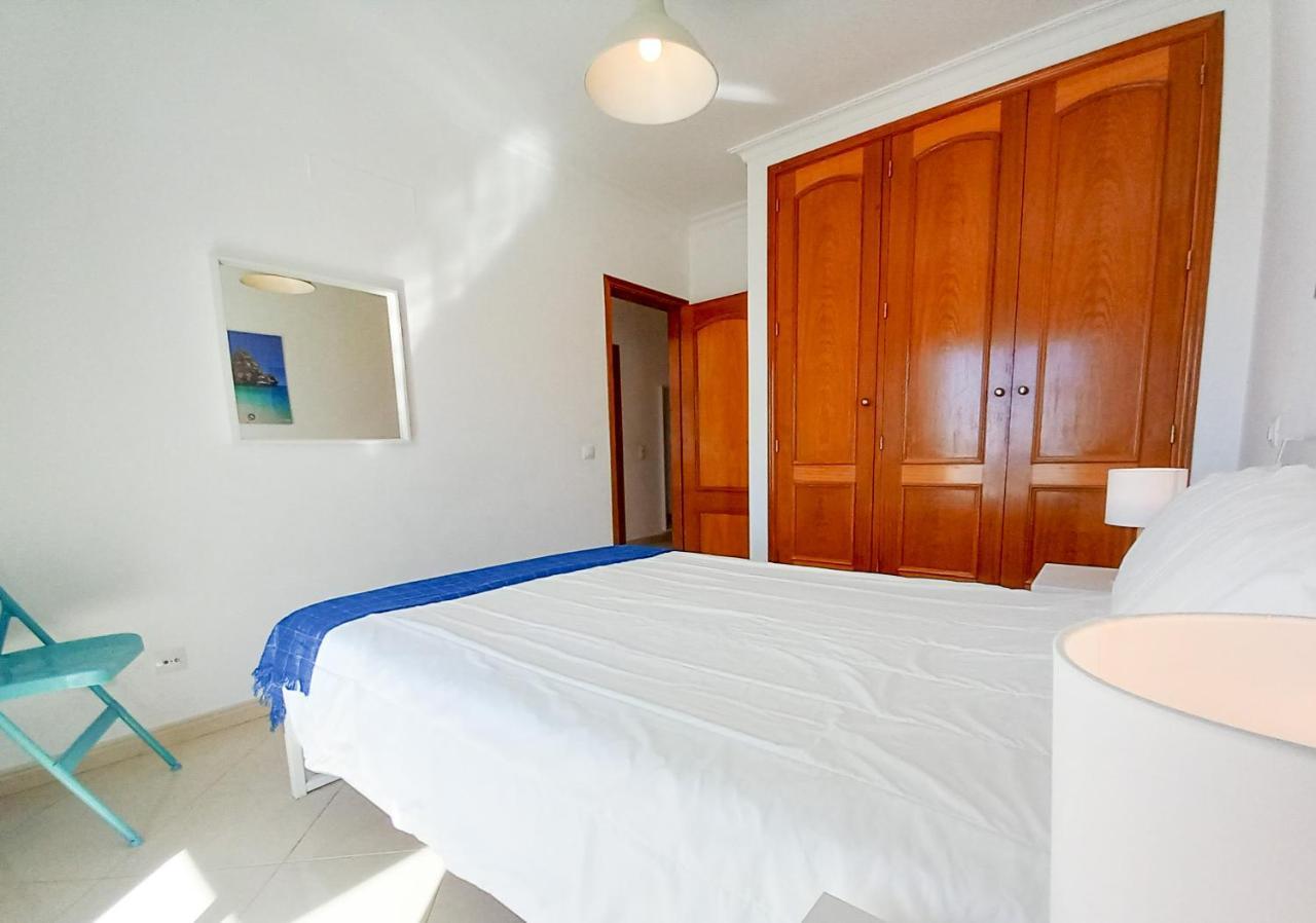 Colina Ferias- Garagem & Wifi Apartment Quarteira Bagian luar foto