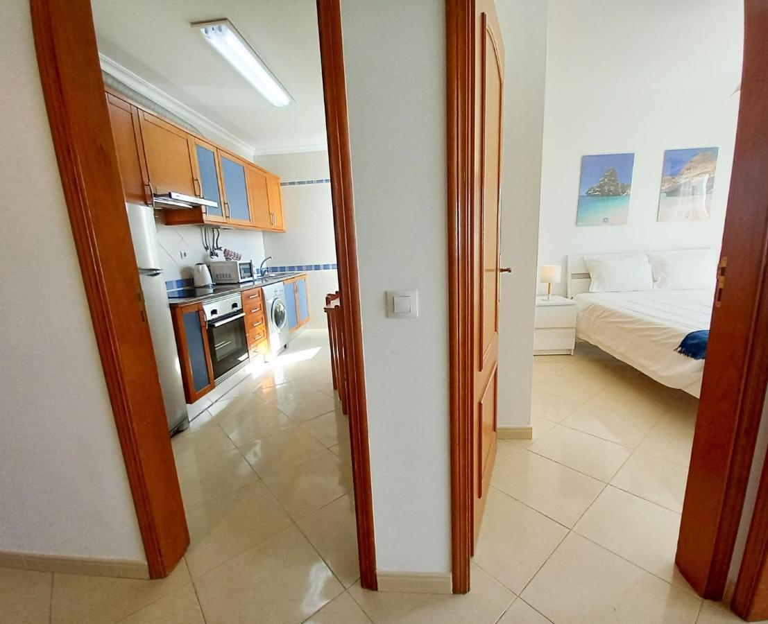 Colina Ferias- Garagem & Wifi Apartment Quarteira Bagian luar foto